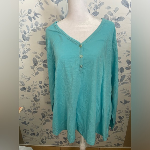 St. John’s Bay Long Sleeves Tee Button on the front Blue Color 0X. New w tag. - Picture 1 of 7